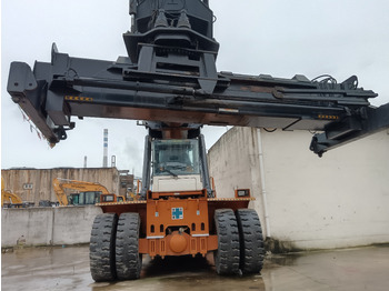 Reachstacker porta contentores