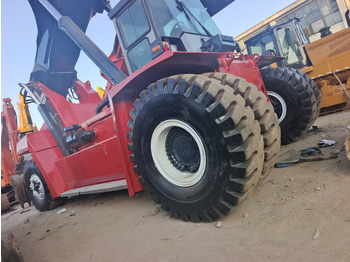Reachstacker porta contentores KALMAR