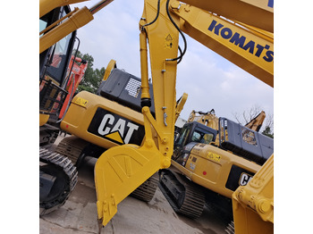 Escavadora de rastos KOMATSU PC210