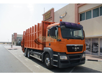 Caminhão de lixo MAN TGS