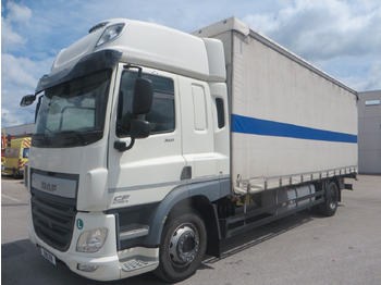 Caminhão com lona DAF CF 320