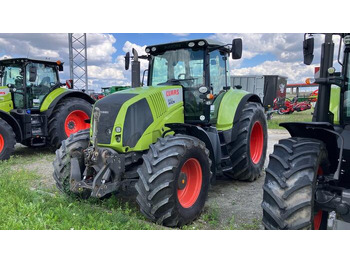 Trator CLAAS Axion 840