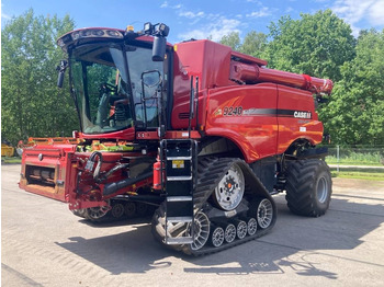 Ceifeira debulhadora CASE IH