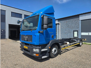 Caminhão transportador de contêineres/ Caixa móvel MAN TGM 15.240