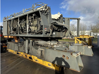 Guindaste sobre esteiras LIEBHERR LR 1160