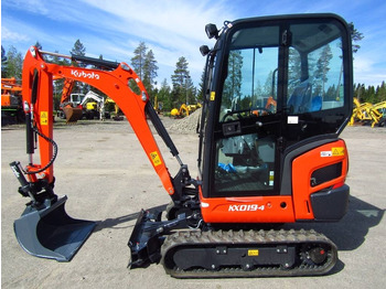 Mini escavadeira KUBOTA KX019-4