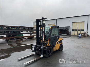 Empilhadeira a diesel CATERPILLAR DP