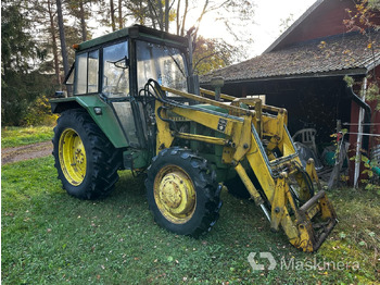 Trator JOHN DEERE 2130