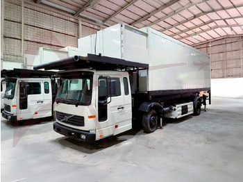 Caminhão de catering VOLVO
