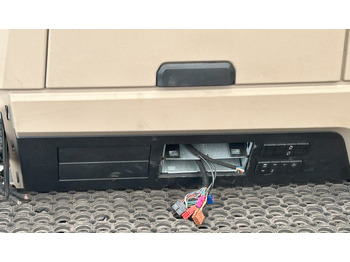 Cabine e interior MERCEDES-BENZ UPPER COCKPIT STORAGE COMPARTMENTS SHELVES SHELF STORAGE COMPARTMENT GIGA SPACE CAB: foto 2