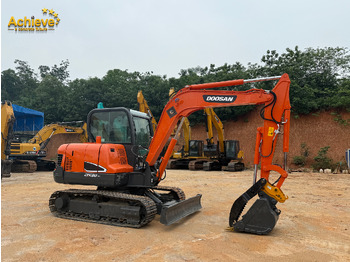 Escavadora de rastos DOOSAN DX60-9C