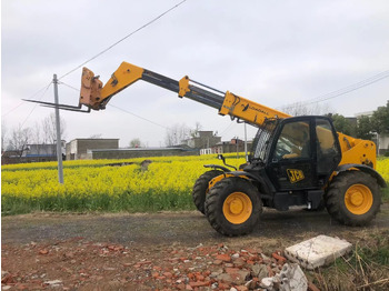 Empilhador telescópico JCB