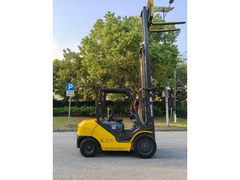 Empilhadeira a diesel KOMATSU
