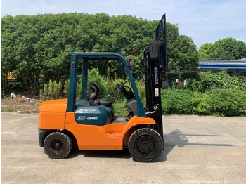Empilhadeira a diesel TOYOTA