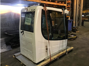 Cabine e interior LIEBHERR