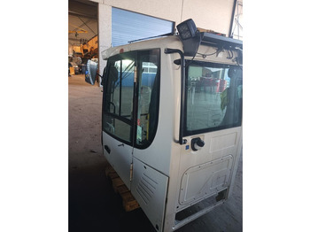 Cabine e interior LIEBHERR