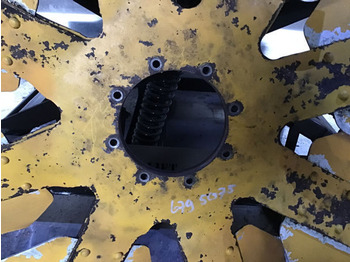 Sistema de arrefecimento Liebherr Fan Blade: foto 3 Sistema de arrefecimento Liebherr Fan Blade: foto 3