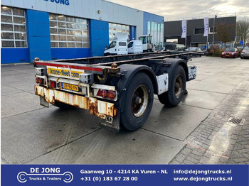 Semireboque transportador de contêineres/ Caixa móvel KRONE