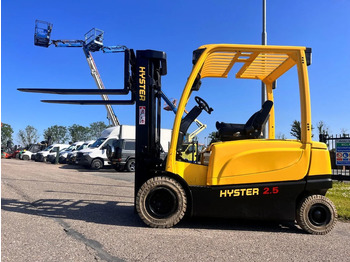 Empilhadeira elétrica HYSTER