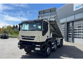 Caminhão basculante IVECO Trakker