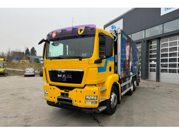 Caminhão de lixo MAN TGS 26.360