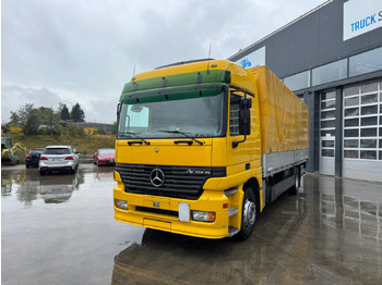 Caminhão com lona MERCEDES-BENZ Actros 1835