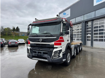 Caminhão chassi VOLVO FMX 540