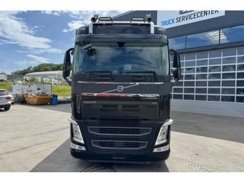 Locação de  Volvo FH-540 6x2 Volvo FH-540 6x2: foto 2