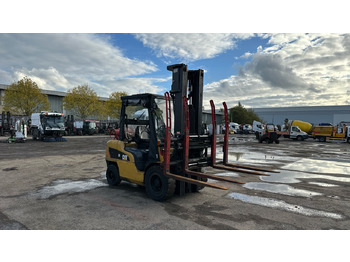 Empilhadeira a gás CATERPILLAR GP