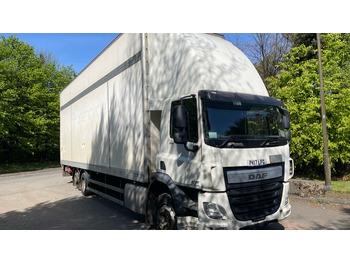 Caminhão furgão DAF CF 330
