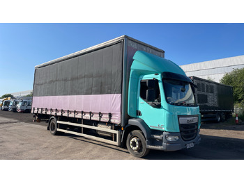 Caminhão com lona DAF LF 210