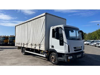 Caminhão com lona IVECO EuroCargo 75E