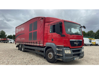 Caminhão com lona MAN TGS 26.320