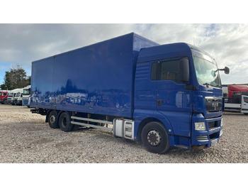 Caminhão furgão MAN TGX 26.440