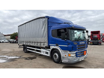 Caminhão com lona SCANIA P 230