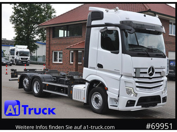Caminhão transportador de contêineres/ Caixa móvel MERCEDES-BENZ