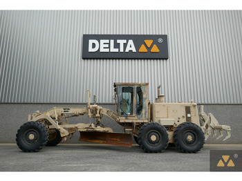 Motoniveladora CATERPILLAR