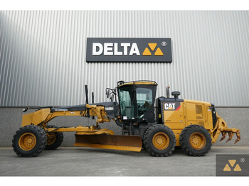 Motoniveladora CATERPILLAR 140M