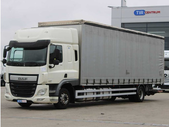 Caminhão com lona DAF CF 220