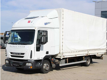 Caminhão com lona IVECO EuroCargo