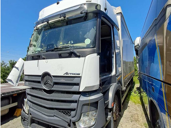 Caminhão com lona MERCEDES-BENZ Actros 2542