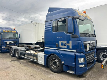 Caminhão transportador de contêineres/ Caixa móvel MAN TGX 26.440