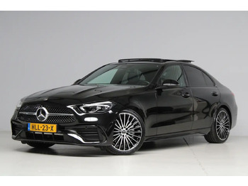 Sedã MERCEDES-BENZ