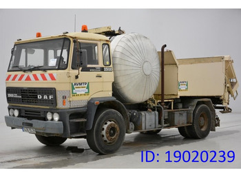 Caminhão basculante DAF