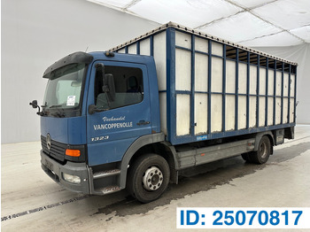 Caminhão transporte de gado MERCEDES-BENZ Atego 1323