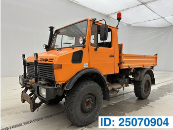 Caminhão basculante UNIMOG