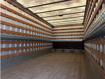 Caminhão furgão Volvo FL 240: foto 5