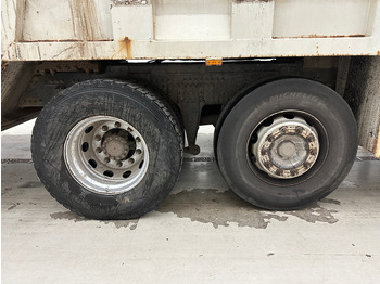 Caminhão de lixo Volvo FM 330: foto 5