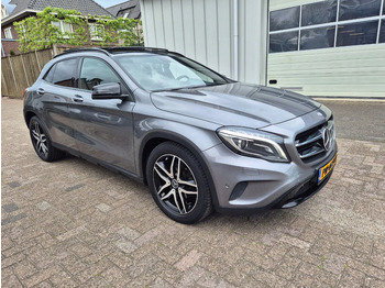 Sedã MERCEDES-BENZ