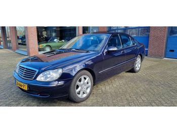 Sedã MERCEDES-BENZ